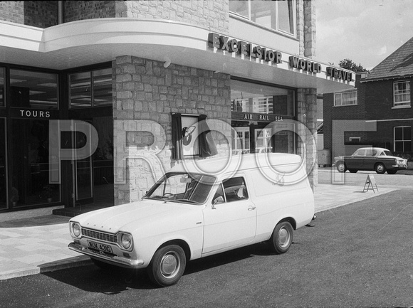 WUK 431G Ford Escort van Excelsior Bournemouth  offices Plaxton 6.70 JF040608
