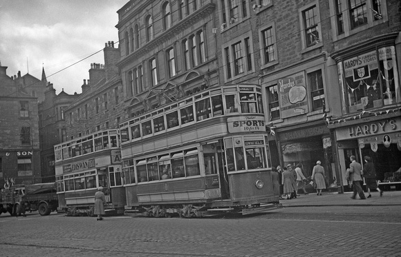 Dundee Corporation tram 8