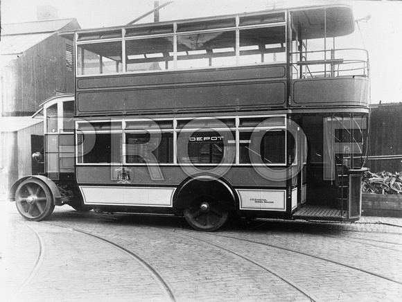 Leeds trolleybus 510 U 9745