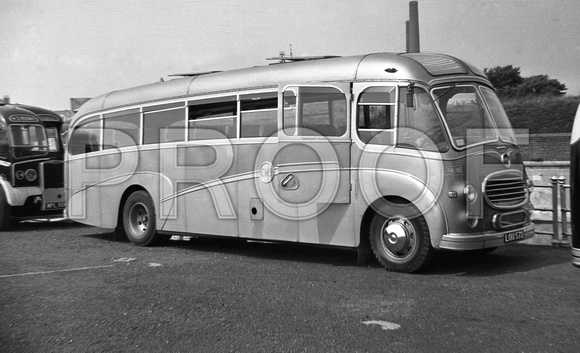 LOU 572 Creamline, Bordon Bedford SB Duple