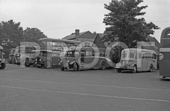 EJB 628 Tibble Bedford OB Duple @ Newbury bus station