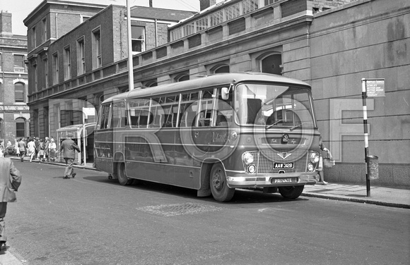 AAW 312B Whittle 9 Bedford SB5 Duple RM 20552