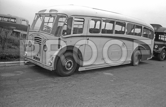 FUH 240 WWOC 563 Leyland PS1-1 Strachans