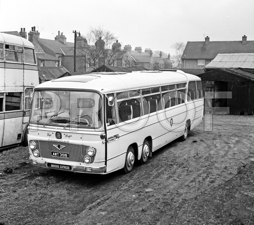 AWT 351B Store Reliance Bedford VAL Duple