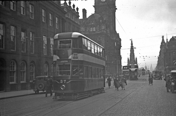 Edinburgh tram 27