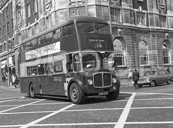 ENW 976D Leeds 976 AEC Regent V Roe