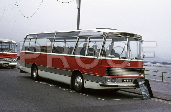 MN 9144 (NUX 121G) Corkish Bedford VAM70 Duple