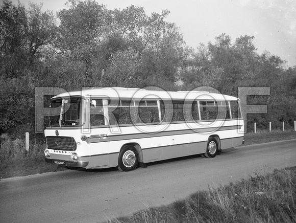 HB01-20018 - Special Coach - Bedford - Unidentified Owner