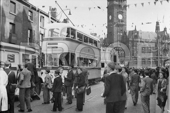Sheffield Street Scene with tram 501