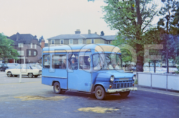 TKL 201H Thames Weald Ford Transit