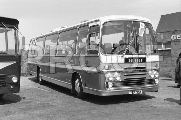 YEX 95M Norfolk MS 262 Plaxton