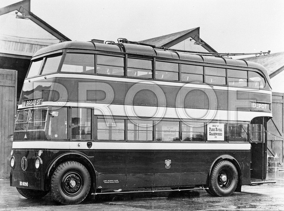 RD 8090 Reading trolleybus 6 AEC Park Royal