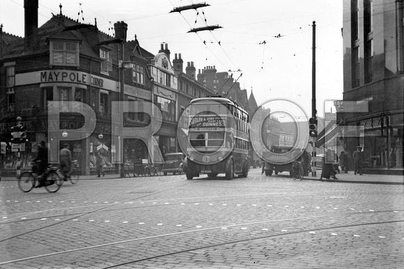 RD 8086 Reading trolleybus 2 AEC Park Royal