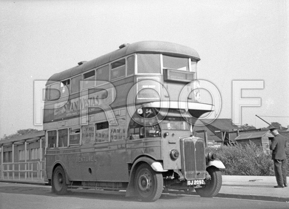 GJ 2092 Venture 54  LPTB AEC Regent ST 916 on loan