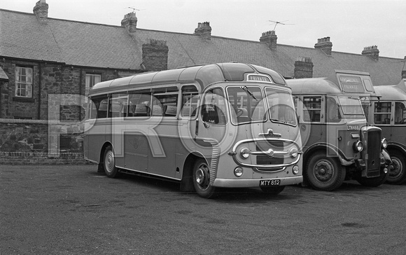 MTY 852 R Armstrong 110 Bedford D4LZ2 Plaxton RM02_A6082