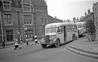 HXB 722 Imperial (Moore) Windsor Bedford OB Duple