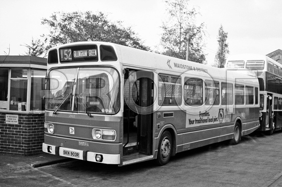 SKN 903R Maidstone & District 2903