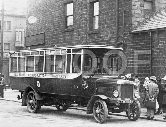 WY 1239 Keighley Crpn 20 Leyland G6 Leyland