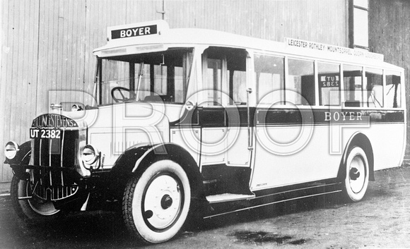 UT 2382 Boyer, Rothley TSM Express B10B Vickers
