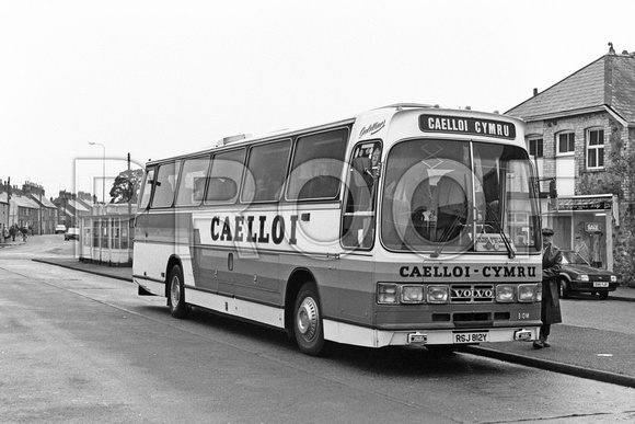 RSJ 812Y Caelloi-Cymru Volvo B10M Duple