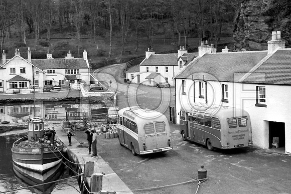 YYS 174 MacBrayne 54 Bedford CZ51 Duple + 385 FGB @ Port Askaig