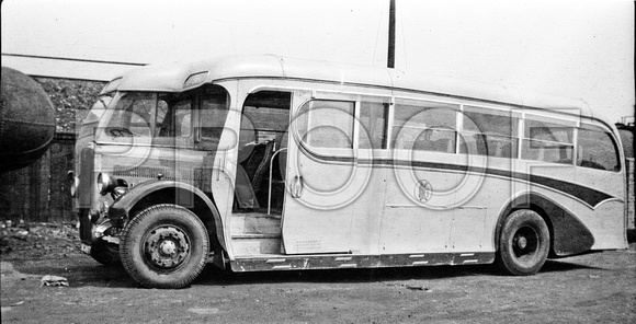 KR 3897  Kearsey 25 AEC Regent Burlingham