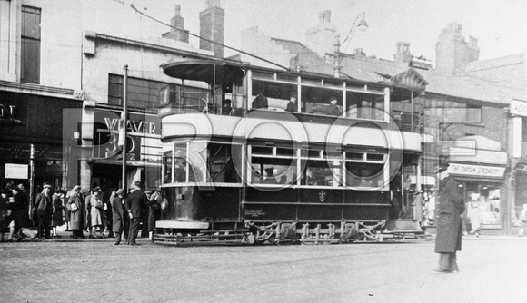 Oldham tram 8 Brill 27G ERTCW